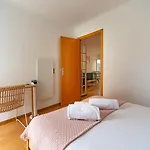 2-Bed Apt With Cozy Private Terrace At Intendente