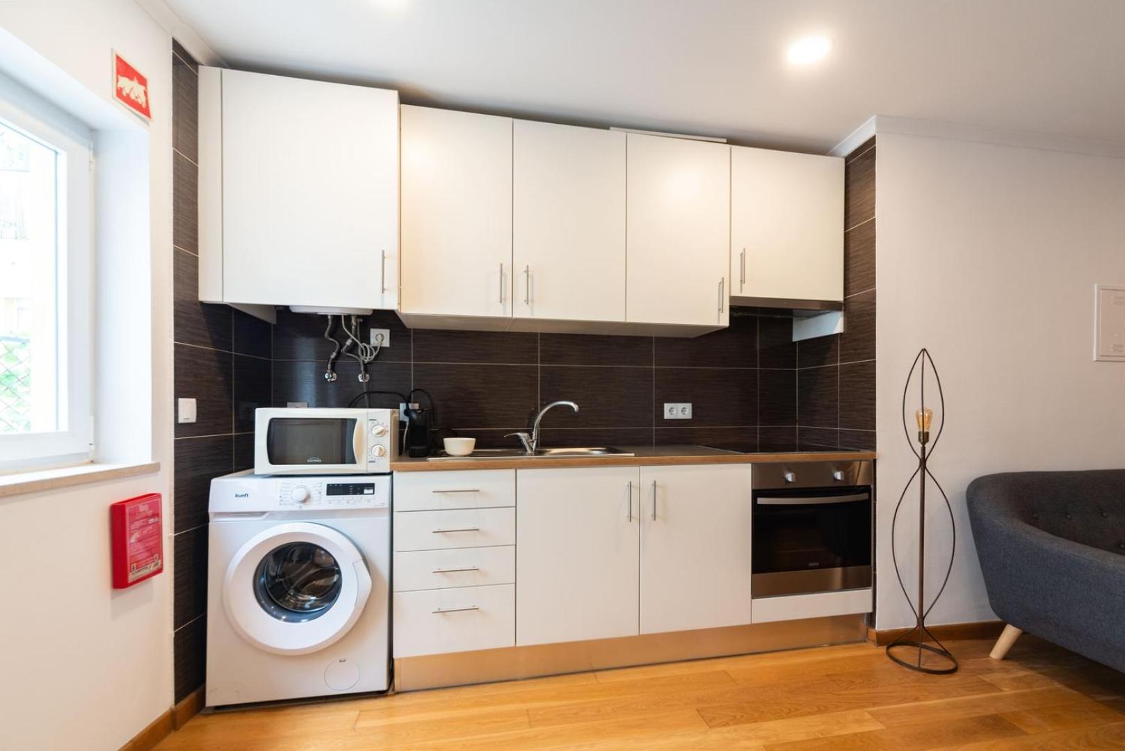 Apartment 2-Bed Apt With Cozy Private Terrace At Intendente Lissabon