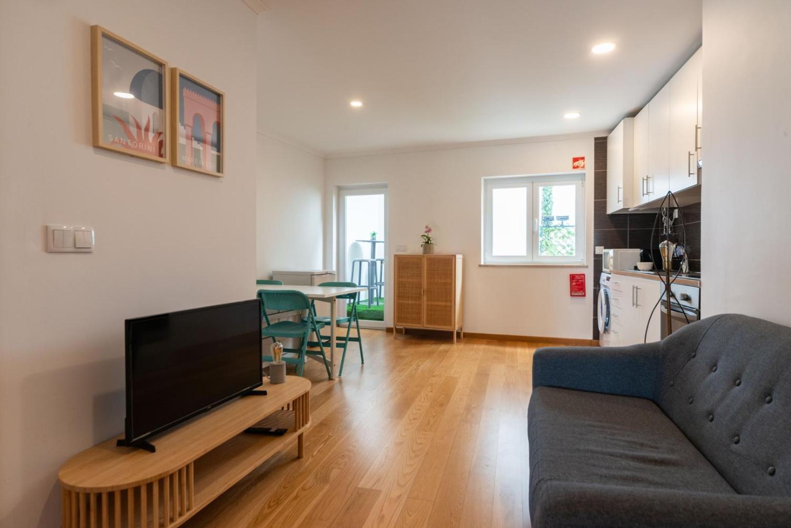 Apartment 2-Bed Apt With Cozy Private Terrace At Intendente