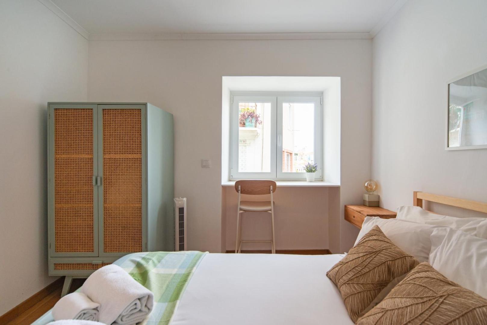 2-Bed Apt With Cozy Private Terrace At Intendente * Lissabon
