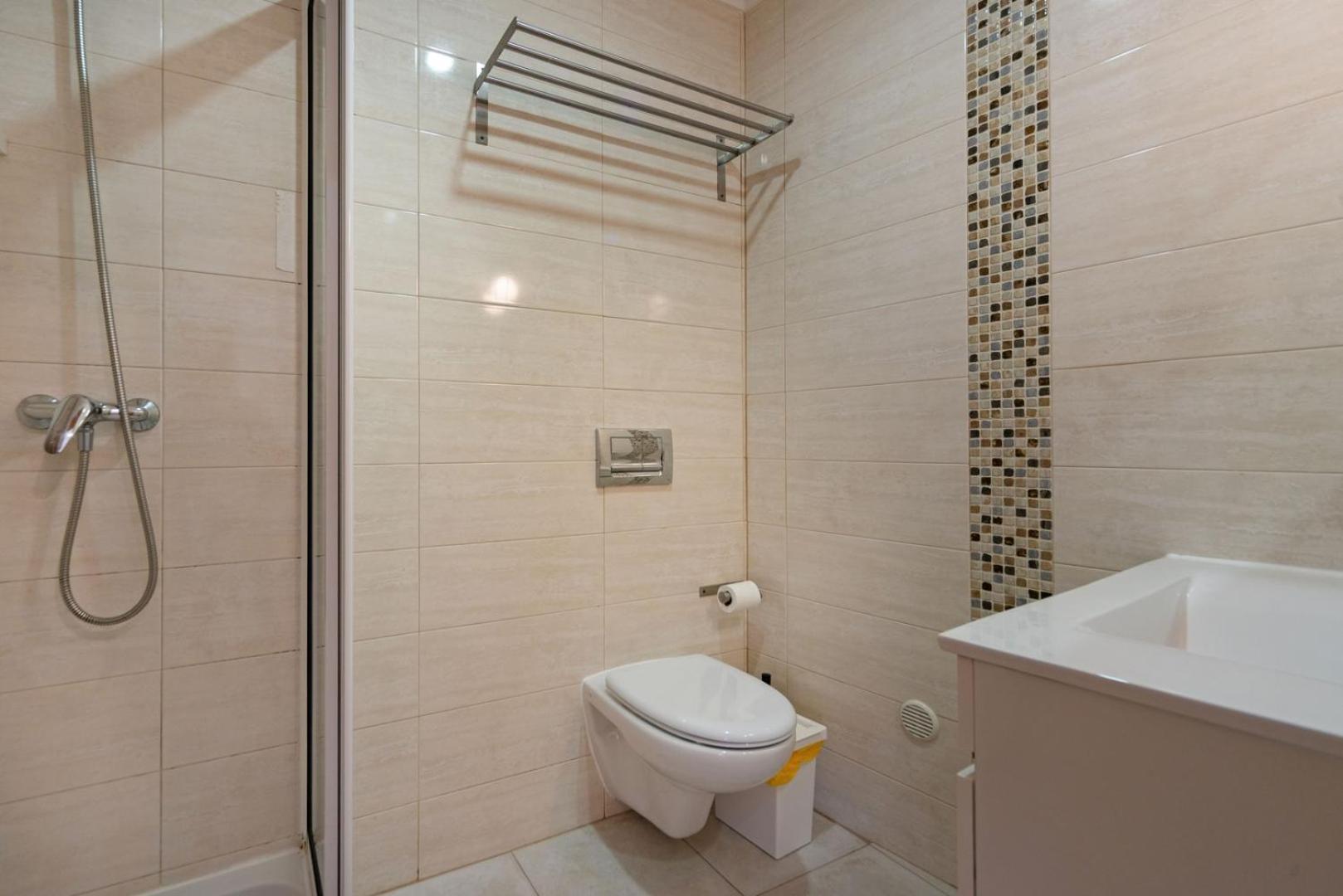 Apartment 2-Bed Apt With Cozy Private Terrace At Intendente *